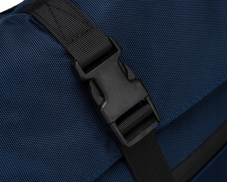 Großer, dunkelblauer City-Rucksack aus Polyester mit Laptopfach – Peterson