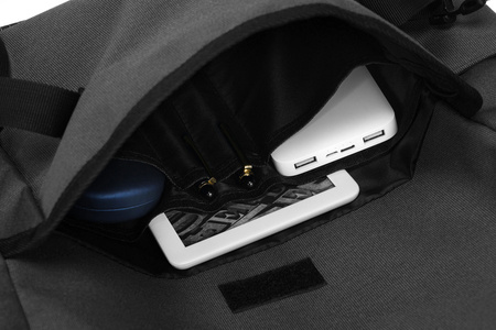 Zweifach unterteilter Laptop-Rucksack 15” in Grau – Peterson