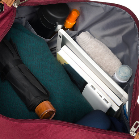 Geräumige Wochenendtasche aus Polyester in Weinrot mit Reißverschluss – Peterson