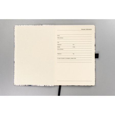 Notizbuch A5 im festen Einband mit Verschlussgummi – Peterson