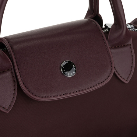 Bordeauxfarbene Damen-Umhängetasche aus Polyester, aufgehängt an einem breiten Gürtel und handlichen Griffen – Peterson