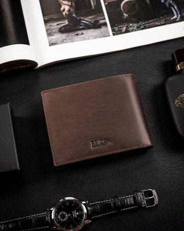 Große Herren Geldbörse aus Leder mit Zierprägung – Peterson