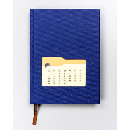 Notizbuch in Marineblau mit festem Einband und im B6-Format, bedruckt mit Punkten – Peterson