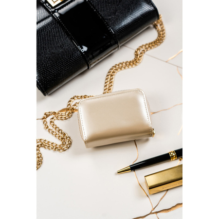 Elegante Damen Portemonnaie aus Lackleder in Beige – Peterson