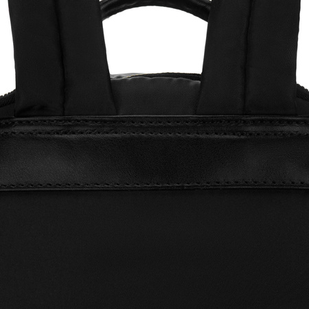 Damen-Stadtrücksäcke aus Polyester in Schwarz, an verstellbaren Trägern aufgehängt - Peterson