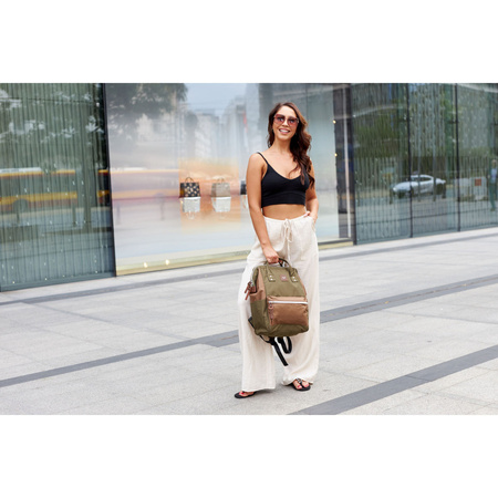 Grün-brauner, wasserdichter Laptop-Rucksack mit USB-Anschluss – Himawari