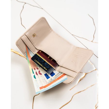 Kleine RFID Damen Geldbörse aus Lackleder mit goldenen Details – Peterson