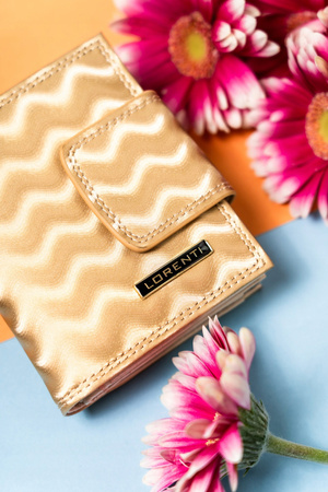 Damen Geldbörse aus Leder mit Druckknopf und Bügelverschluss und Wellenmuster – Lorenti