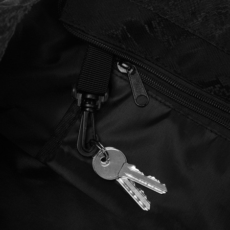 Großer, schwarzer Damen-Shopper aus Polyester, an Griffen und verstellbarem Gürtel aufgehängt – Rovicky