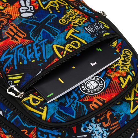 Peterson Jugendlicher Rucksack für die Schule aus Polyester mit einem Graffiti-Muster