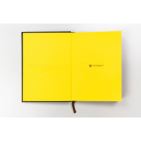 Schwarzes Notizbuch im B6-Format, bedruckt mit Punkten – Peterson