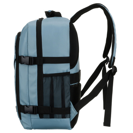 Reise-Rucksack in Blau, zweifach unterteilt und an verstellbaren Schultergurten aufgehängt – Peterson