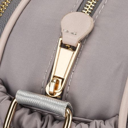 Nylon-Damen-Umhängetasche in Grau, mit Reißverschluss und Magnetclip verschließbar - Peterson