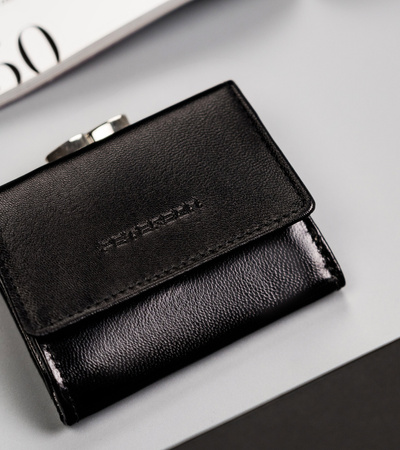 Kleine Damen Geldbörse aus Leder mit Druckknopf und Bügelverschluss – Peterson