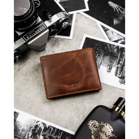 Hellbraune Herren-Geldbörse aus Leder ohne äußeren Verschluss – Peterson