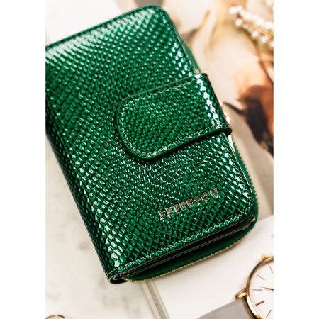 Elegante Damen Geldbörse aus grünem Echtleder mit RFID-Schutz – Peterson