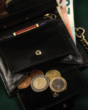 Mittelgroße Herren Geldbörse aus Leder mit Kette – Peterson