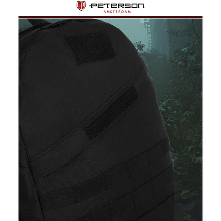 Peterson – Schwarzer Militärrucksack, dreifach unterteilt, an verstellbaren Trägern aufgehängt