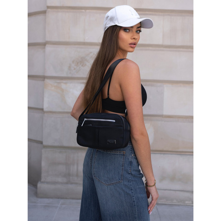 Schwarze Damen-Umhängetasche mit breitem Gürtel - Peterson