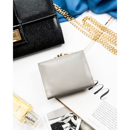 Mehrfarbige Damen Minigeldbörse aus Leder mit Blumenmuster, Bügel- und Druckknopfverschluss – Peterson