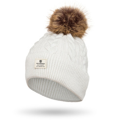 Weiße Wintermütze mit Bommel in Naturfarbe – Peterson
