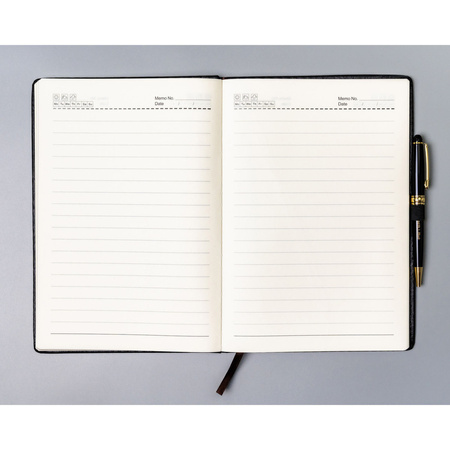 Schwarzes Notizbuch im B5-Format, liniert – Peterson