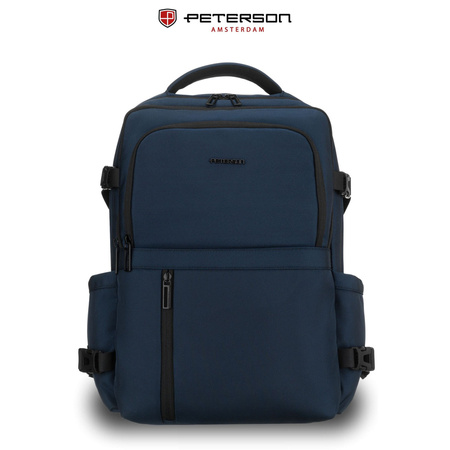 Dunkelblauer Reise-Rucksack aus Polyester mit Laptopfach, aufgehängt an verstellbaren Schultergurten – Peterson