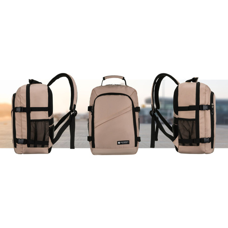 Beiger Reise-Rucksack aus Polyester, an verstellbaren Schultergurten hängend - Peterson