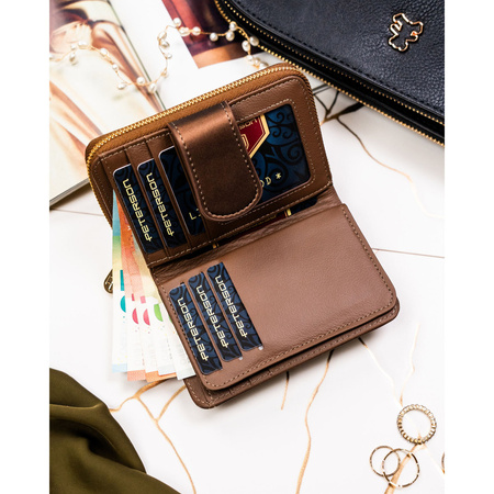 Damen-Geldbörse aus Natur- und Öko-Leder in brauner Farbe, ausgestattet mit einem RFID-System - Peterson