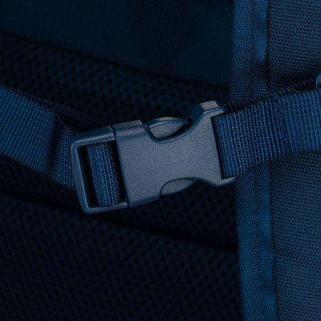Reise-Rucksack aus Cordura in Marineblau, ausgestattet mit USB-Anschluss - Peterson