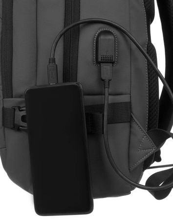 Wasserabweisender Reiserucksack mit Laptopfach – Peterson