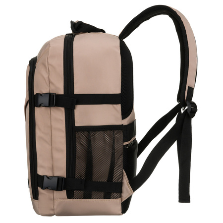 Beiger Reise-Rucksack aus Polyester, an verstellbaren Schultergurten hängend - Peterson