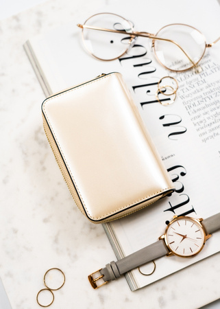 Kleine Damen Geldbörse in Beige mit Reißverschluss und Druckknopf – Peterson