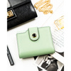 Grüne Damen-Geldbörse aus Öko-Leder mit Reißverschluss und Druckknopf – Peterson