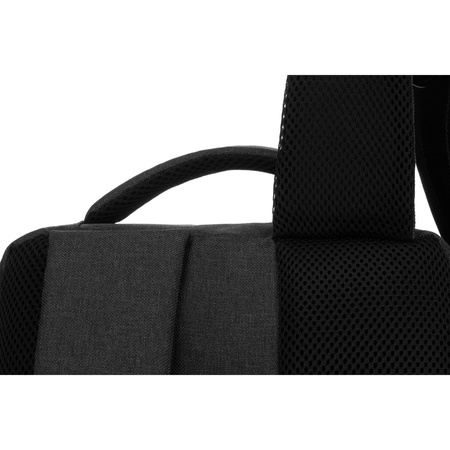 Geräumiger, schwarzer Reiserucksack aus Polyester, ideal als Handgepäck – Peterson