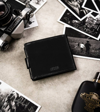 Geschenkset: Mittlere Herren Geldbörse aus Leder und Schlüsselanhänger – Peterson