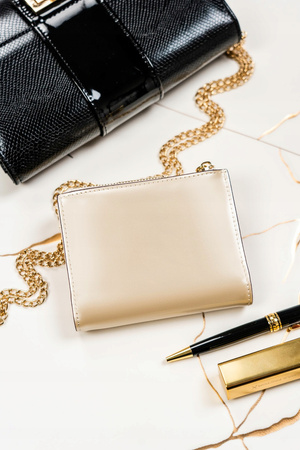 Geräumige Damen Geldbörse aus Öko-Leder – Peterson