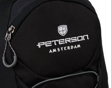 Leichter, schwarzer Wanderrucksack mit Brustgurt – Peterson