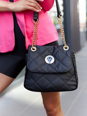 Gestepptes Umhängetasche mit goldener Kette – Peterson