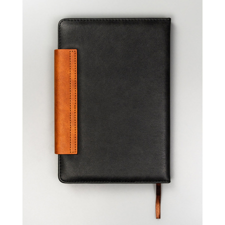 Schwarz-brauner Planer im A5-Format mit Magnetverschluss – Peterson