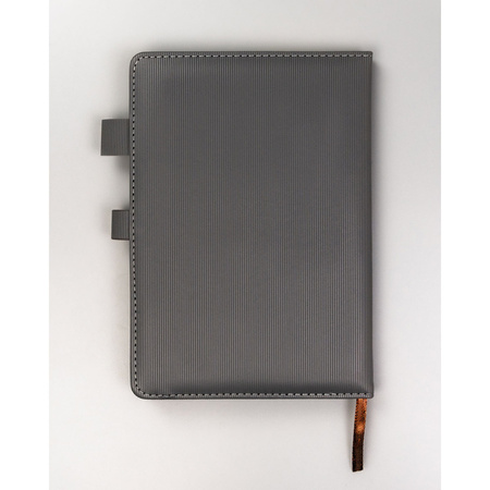 Geschenkset: Graues A5-Notizbuch mit schwarzem Kugelschreiber – Peterson