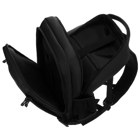 Großer Reise-Rucksack in Schwarz mit Laptopfach, mit Reißverschluss geschlossen - Peterson