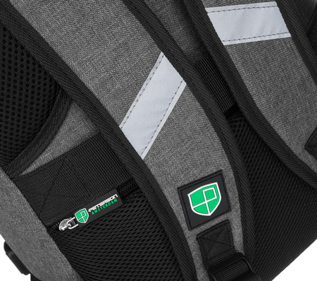 Wasserfester Reiserucksack mit Laptopfach aus Polyester – Peterson