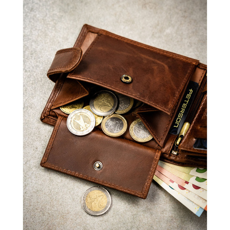 Braune Herren-Geldbörse aus Leder mit RFID-Schutz und Druckknopfverschluss - Peterson