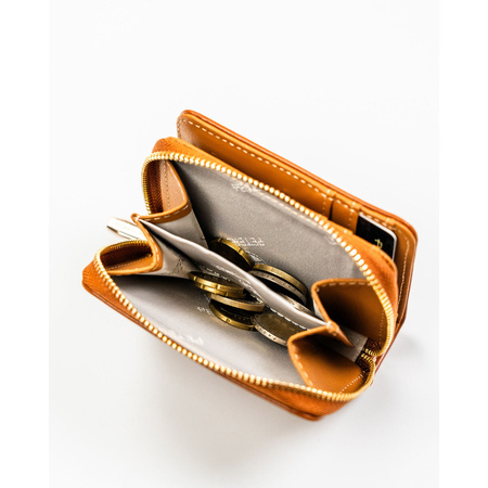 Braune Damen Geldbörse aus Öko-Leder mit Reißverschluss und Druckknopf – Peterson