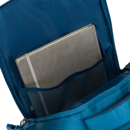 Reise-Rucksack in Blau, ideal für Handgepäck und ausgestattet mit Kompressionsriemen – Peterson