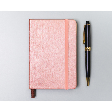 Notizbuch A6 in Rosa, liniert und mit Gummibandverschluss – Peterson