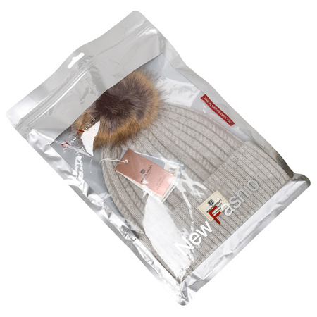 Graue Damen Mütze mit Bommel für den Winter – Peterson