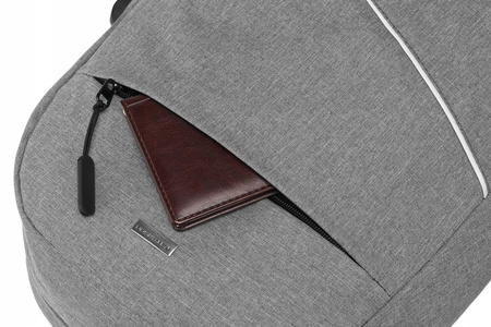 Großer Herren Rucksack mit USB-Anschluss und Laptopfach – Peterson