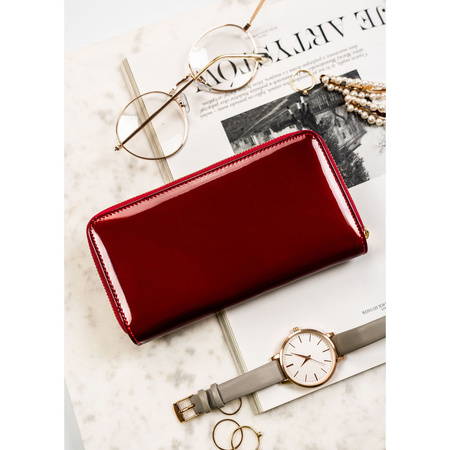 Lackierte, vertikale Damen Geldbörse aus Leder in Rot – Peterson